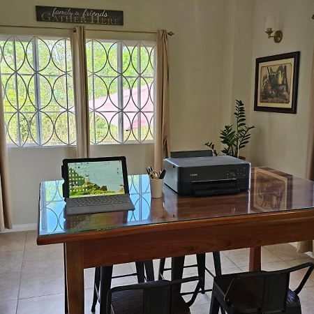 Komfort Getaway Villa At Countrymist Ocho Rios Esterno foto